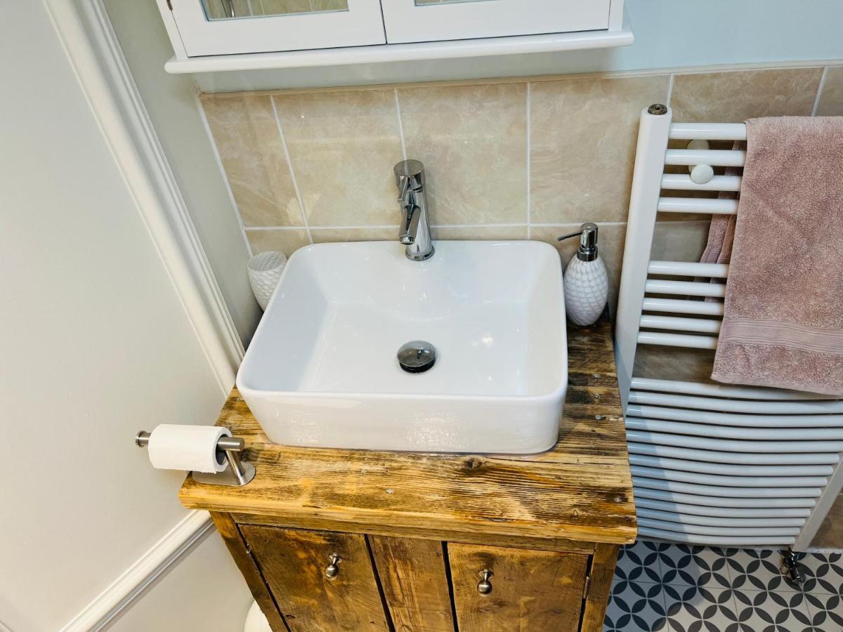Beautiful Beachfront Retreat With A Stunning Sea View For The Ultimate Escape Away From The Busy World Below Herne Bay Εξωτερικό φωτογραφία
